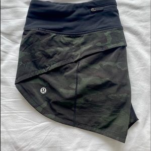 Lulu lemon 🍋 size 6 shorts